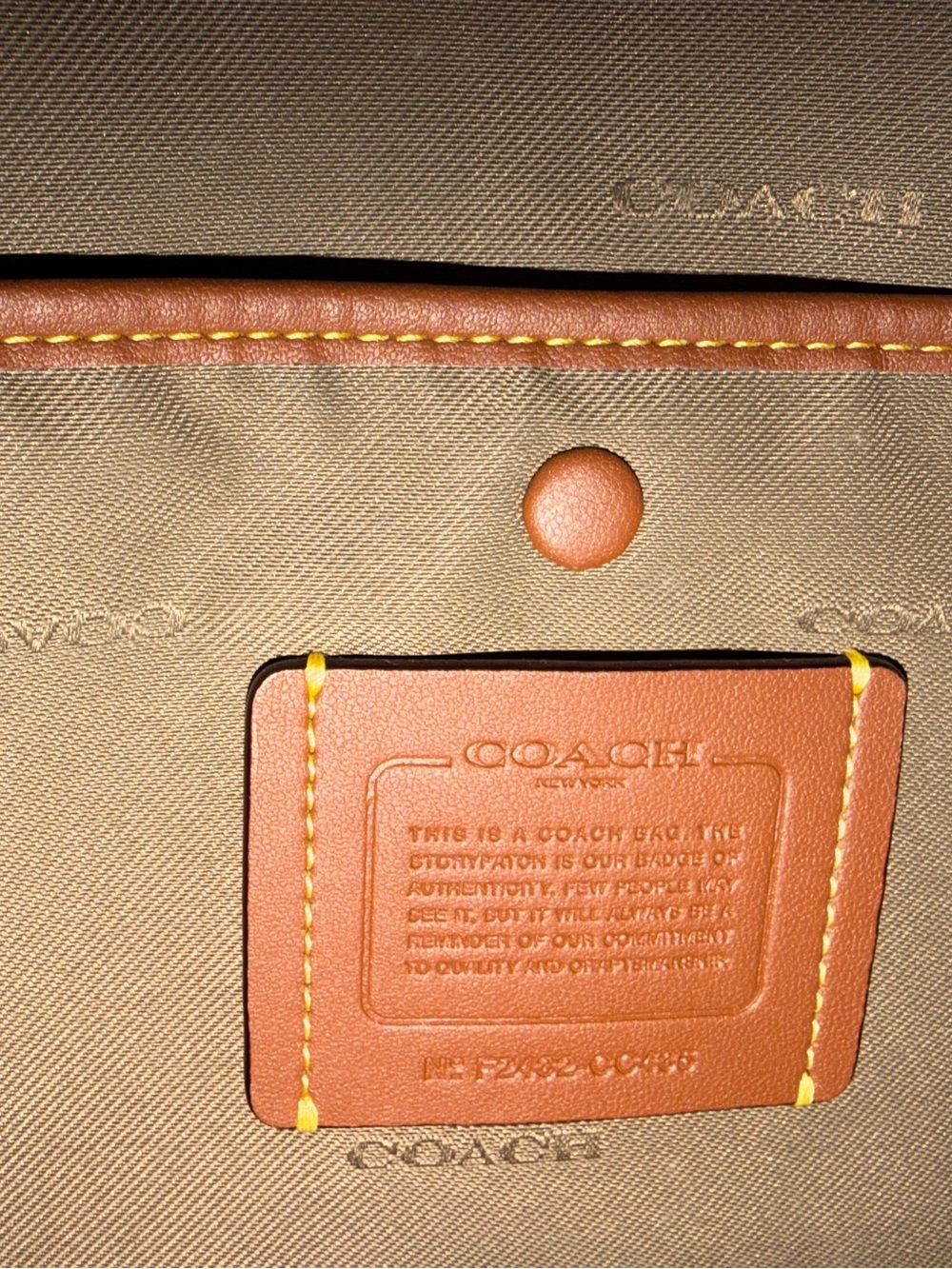 Cary Medium Soft Pebble Leather Shoulder Bag - Picture 13 of 14